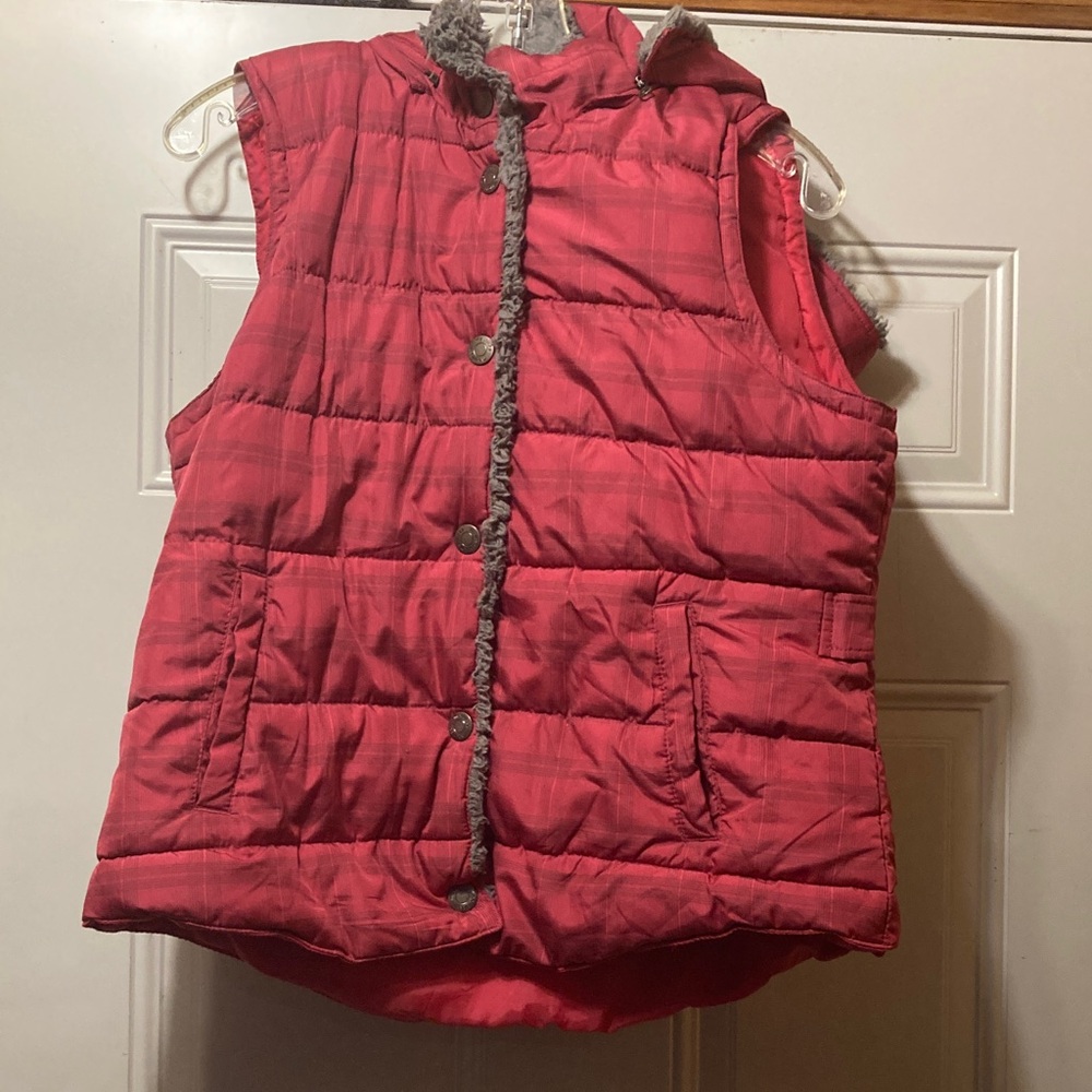 Maurices Vest L